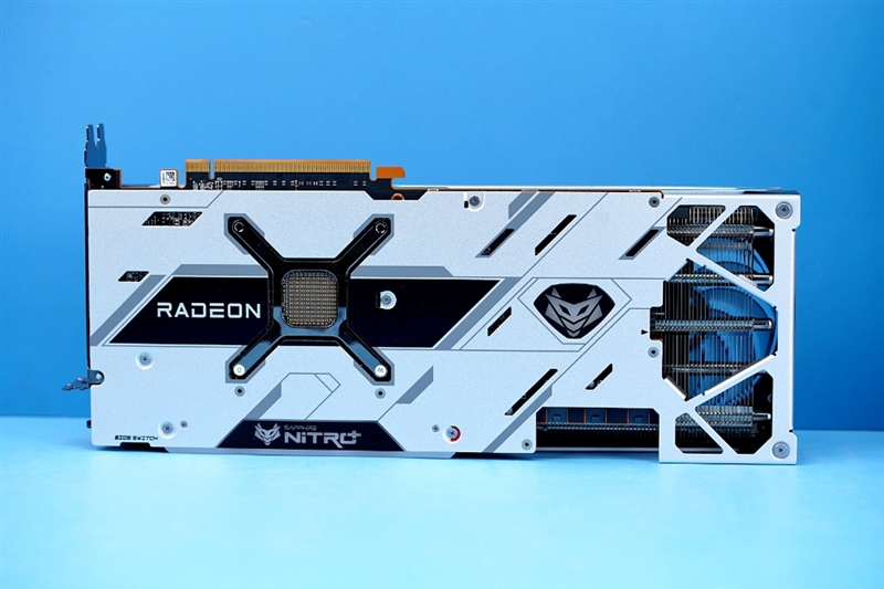 最强A卡降临！RX 6950 XT首发评测：全面战胜RTX 3090