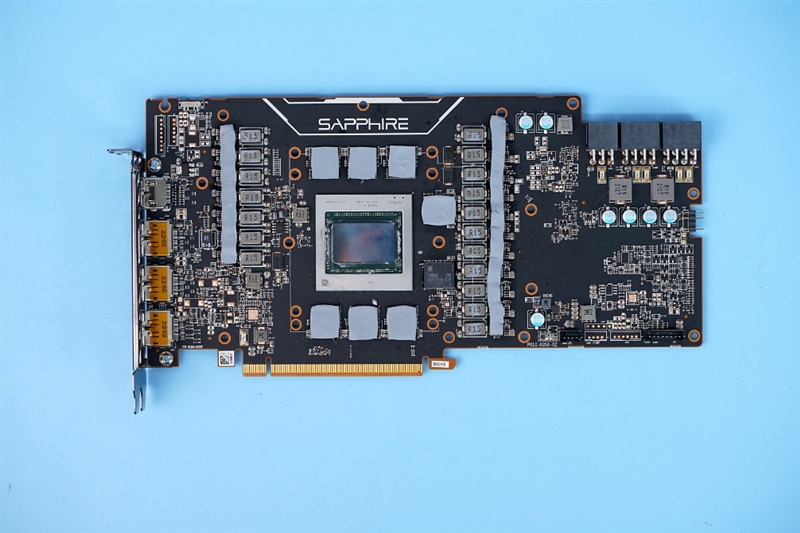 最强A卡降临！RX 6950 XT首发评测：全面战胜RTX 3090