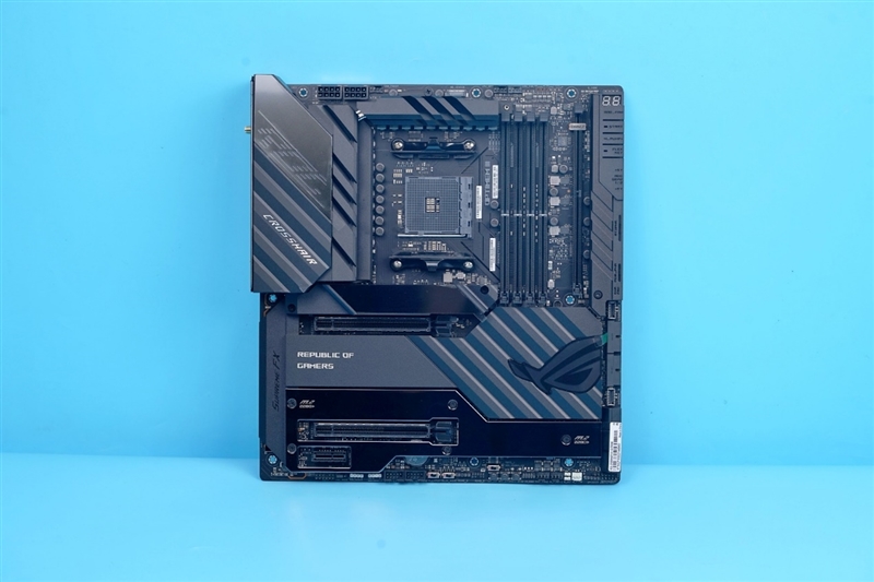 最强A卡降临！RX 6950 XT首发评测：全面战胜RTX 3090