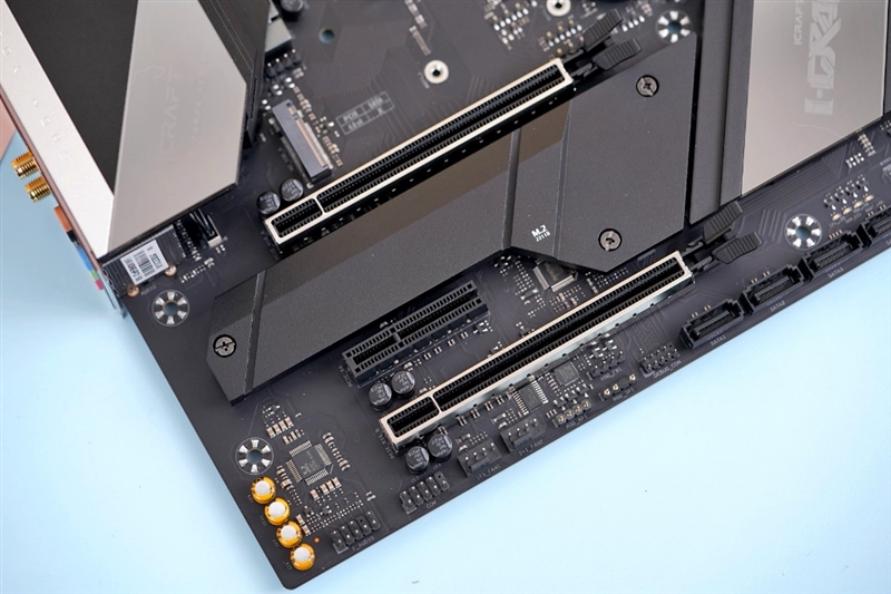 疯狂堆料的D4主板！铭瑄MS-iCraft B660M WIFI主板评测