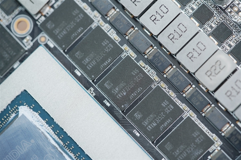 索泰RTX 5090D SOLID OC显卡评测：DLSS 4加持 无敌就是这么寂寞