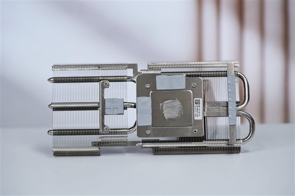 七彩虹iGame RTX 5060 Ti Ultra W DUO 16GB OC显卡图赏