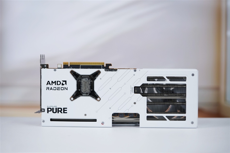 AMD RX 9070 GRE首发评测：游戏碾压RTX 5060 Ti 16GB 超频接近RTX 5070