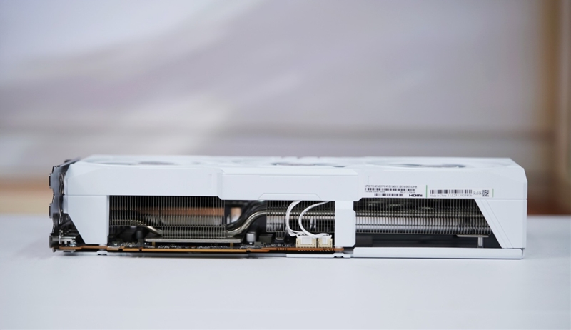 AMD RX 9070 GRE首发评测：游戏碾压RTX 5060 Ti 16GB 超频接近RTX 5070