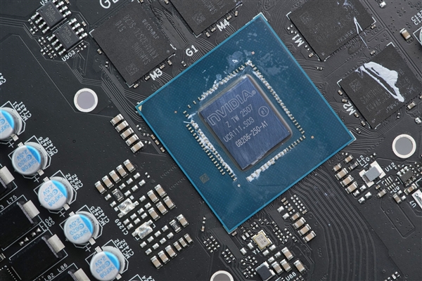 再续引力之环！七彩虹iGame RTX 5060 Adavanced OC显卡图赏