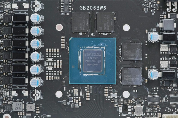 再续引力之环！七彩虹iGame RTX 5060 Adavanced OC显卡图赏