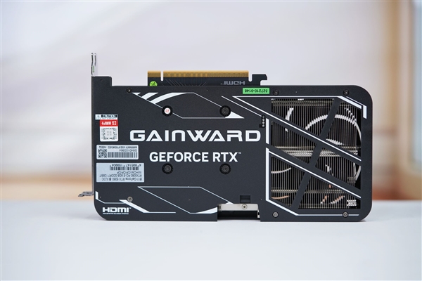 特大双风扇！耕升RTX 5060暴风OC显卡图赏