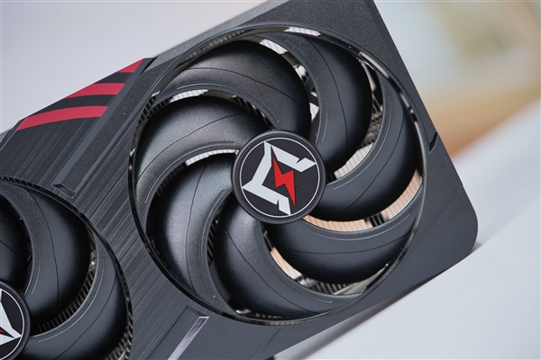 特大双风扇！耕升RTX 5060暴风OC显卡图赏