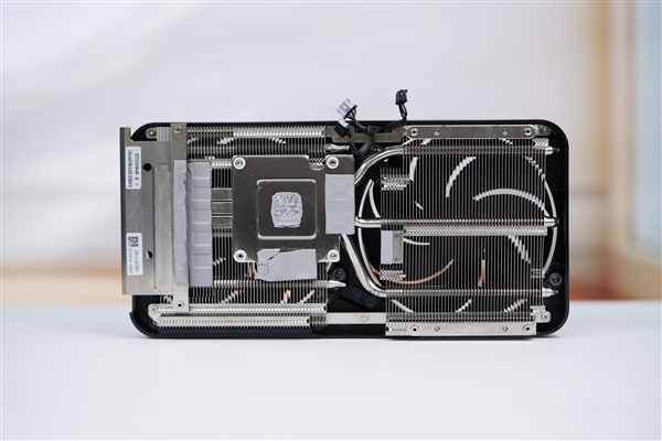 特大双风扇！耕升RTX 5060暴风OC显卡图赏