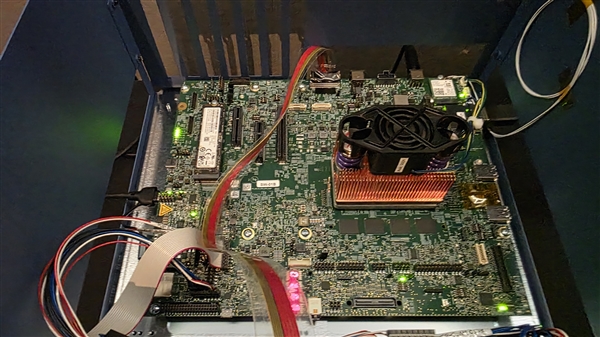 Intel下代处理器Panther Lake首次公开运行：明年大规模上市