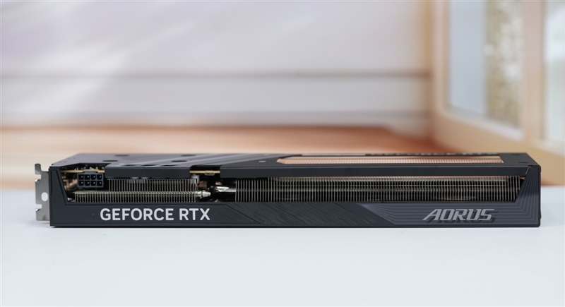 技嘉RTX 5060小雕首发评测：超越RTX 4060 Ti！2K也有一战之力
