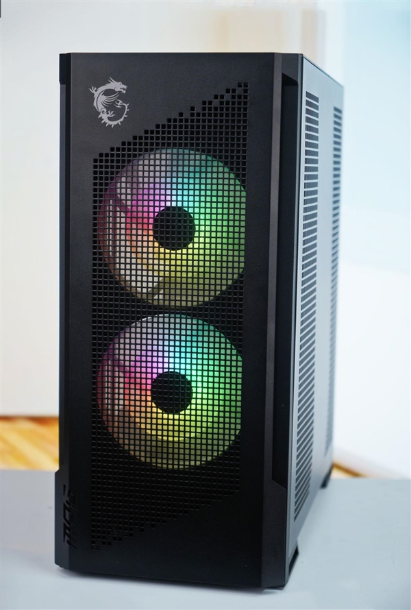 性能与颜值兼具！微星全家桶装机PC图赏