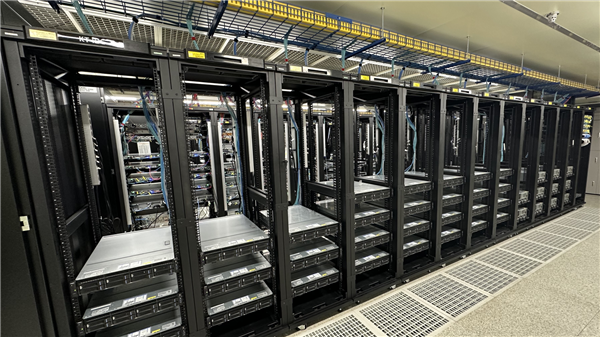 AMD Instinct加速卡八卡1.5TB显存困扰Linux系统：无法休眠