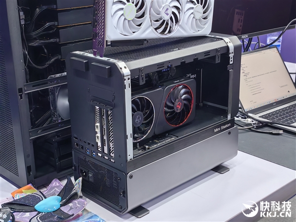 四卡八芯192GB显存！铭瑄秀Intel锐炫Pro B60显卡工作站