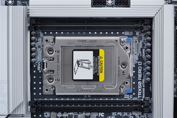 最强桌面CPU座驾！技嘉TRX50 AERO D主板图赏