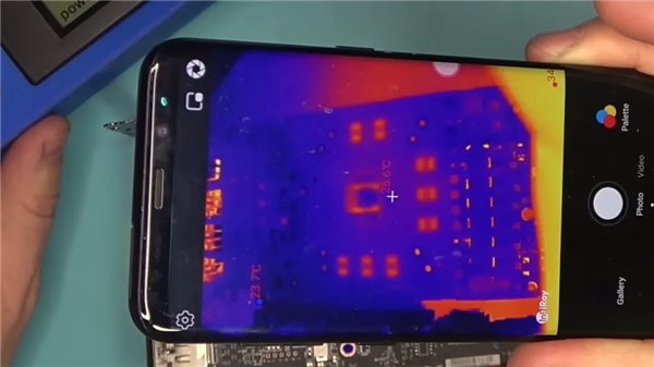 修复可能性0.1%！从烤箱走出来的RX 7800 XT：重新焊接核心+显存起死回生