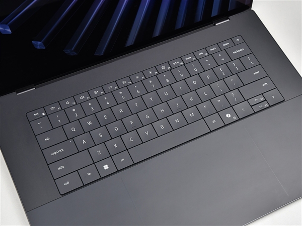 16英寸厚度仅14.62mm！戴尔XPS 16上手