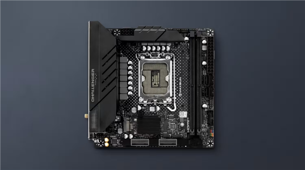 显卡不插主板了！铭瑄Z890 ITX主板用MCIO接口外接显卡