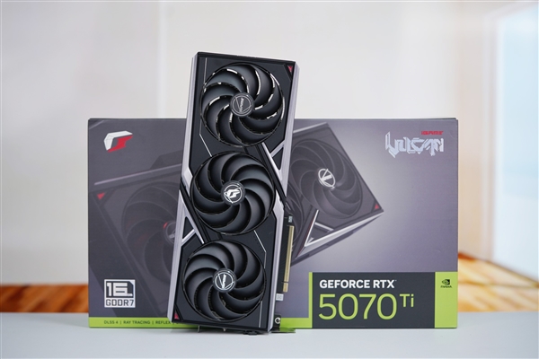 百帧游戏利器！七彩虹iGame RTX 5070 Ti Vulcan OC图赏